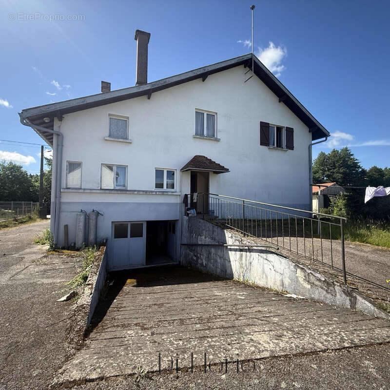 Provenchères-et-Colroy - Maison familiale 126 m2 avec dépendances et grand terrain - photo 16