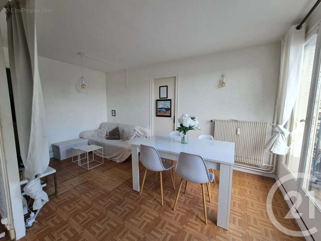 Appartement à LIVRY-GARGAN