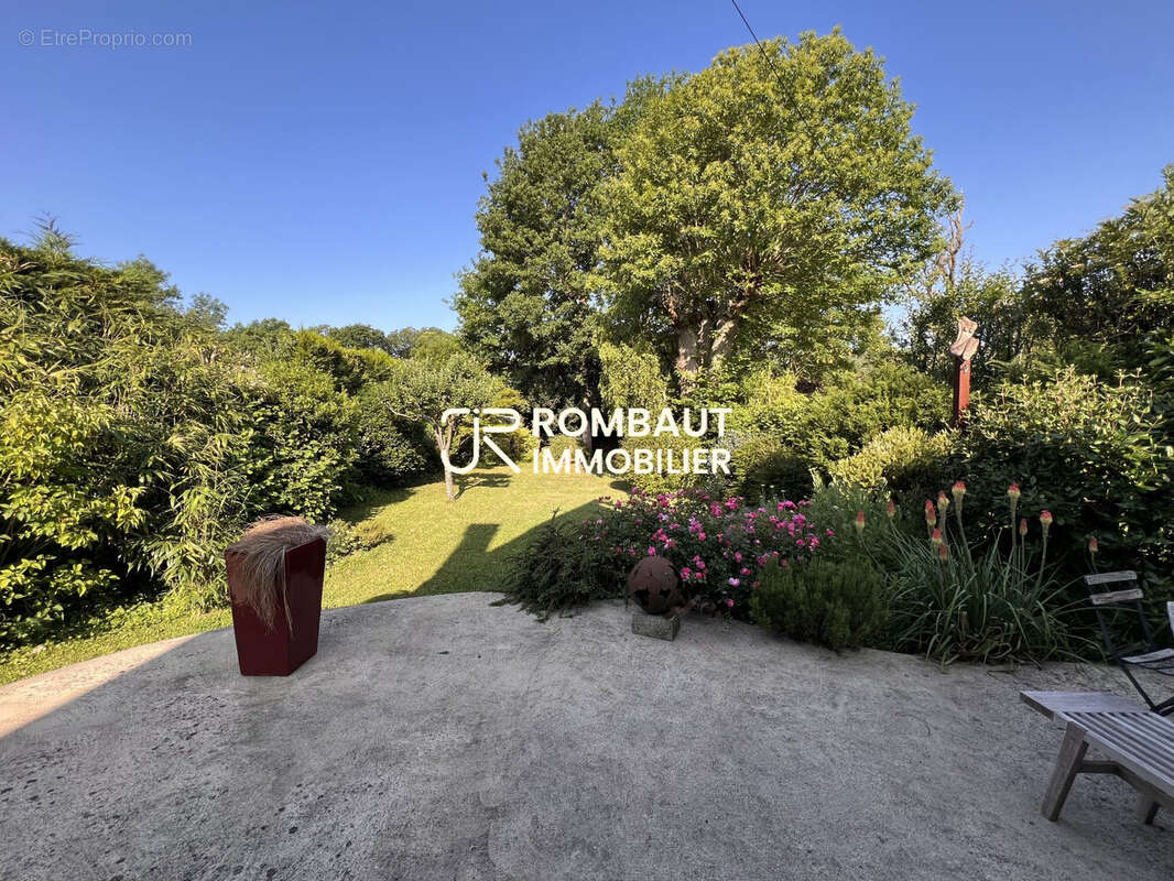 Maison à LA CELLE-SAINT-CLOUD