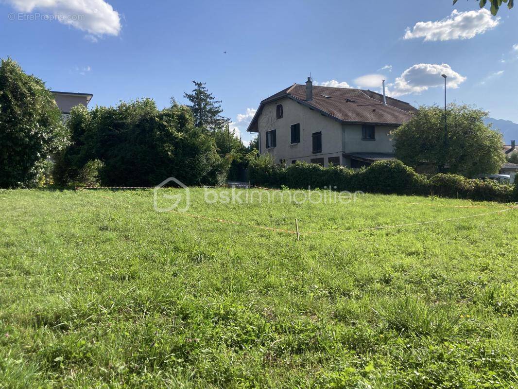 Terrain à AIX-LES-BAINS
