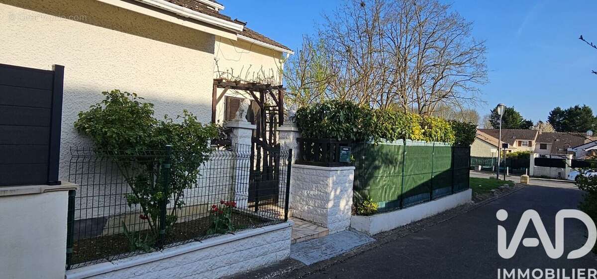 Photo 2 - Maison à LES MUREAUX
