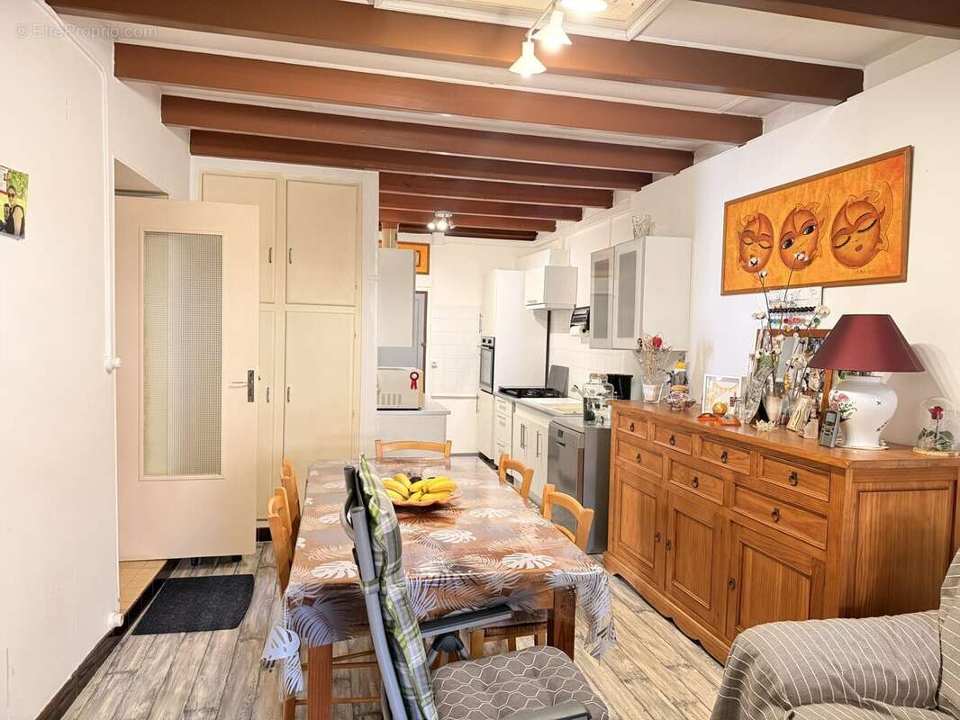Maison 96 m² à Grezac  - photo 4