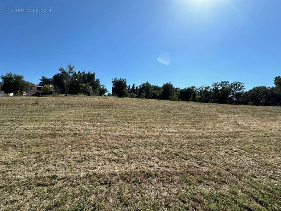 Terrain à ROQUEBRUNE-SUR-ARGENS