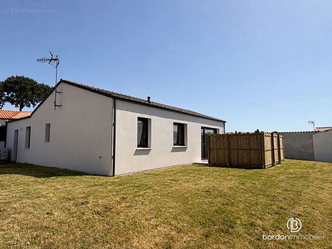 Maison 5 pièces - 106 m2 - Proche du Centre-ville de La Garnache - photo 14