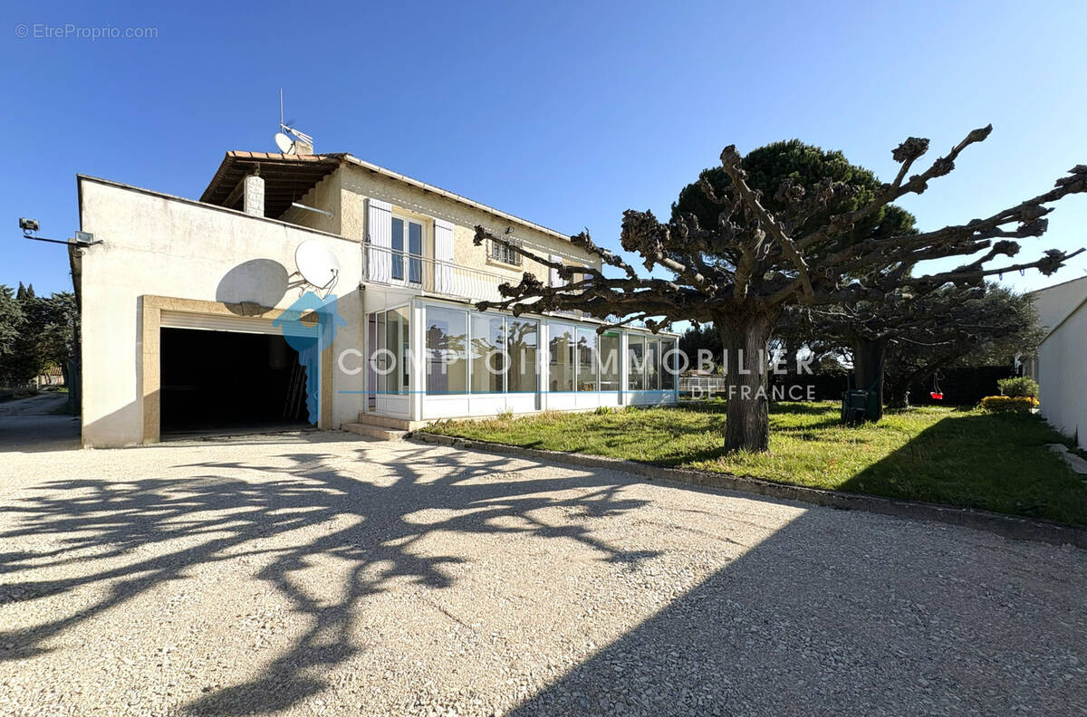 Maison à MEYNES
