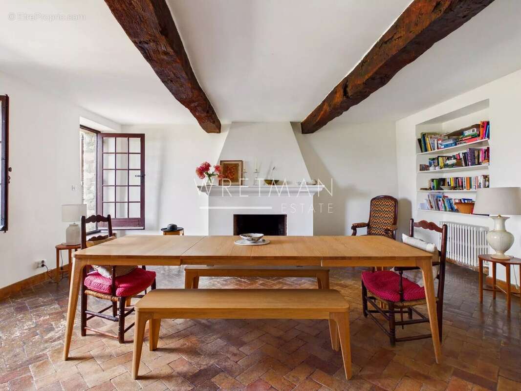 Maison à CHATEAUNEUF-GRASSE