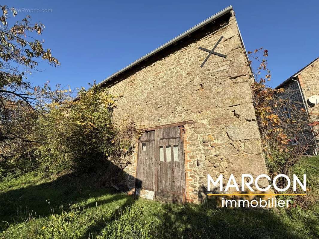 Maison à LA CHAPELLE-TAILLEFERT