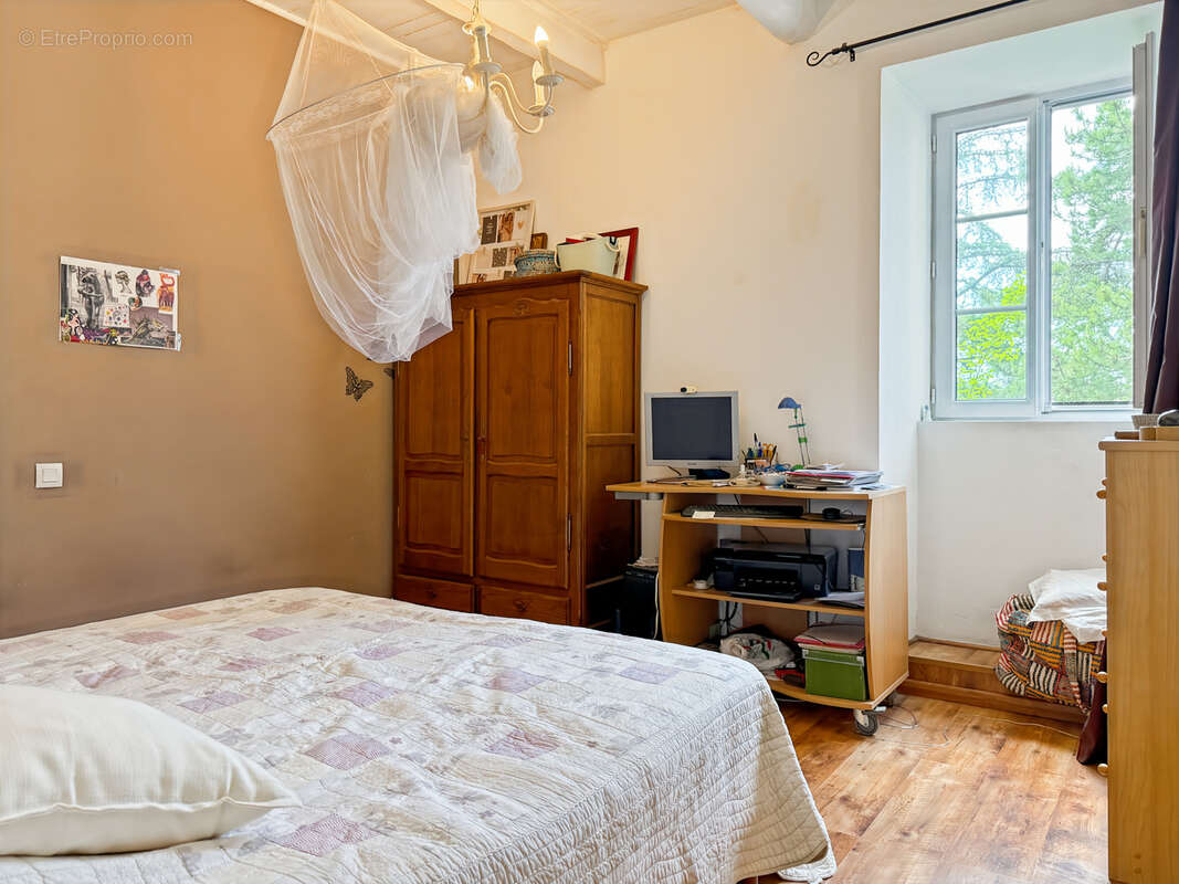 Maison à VILLENEUVE-DE-BERG