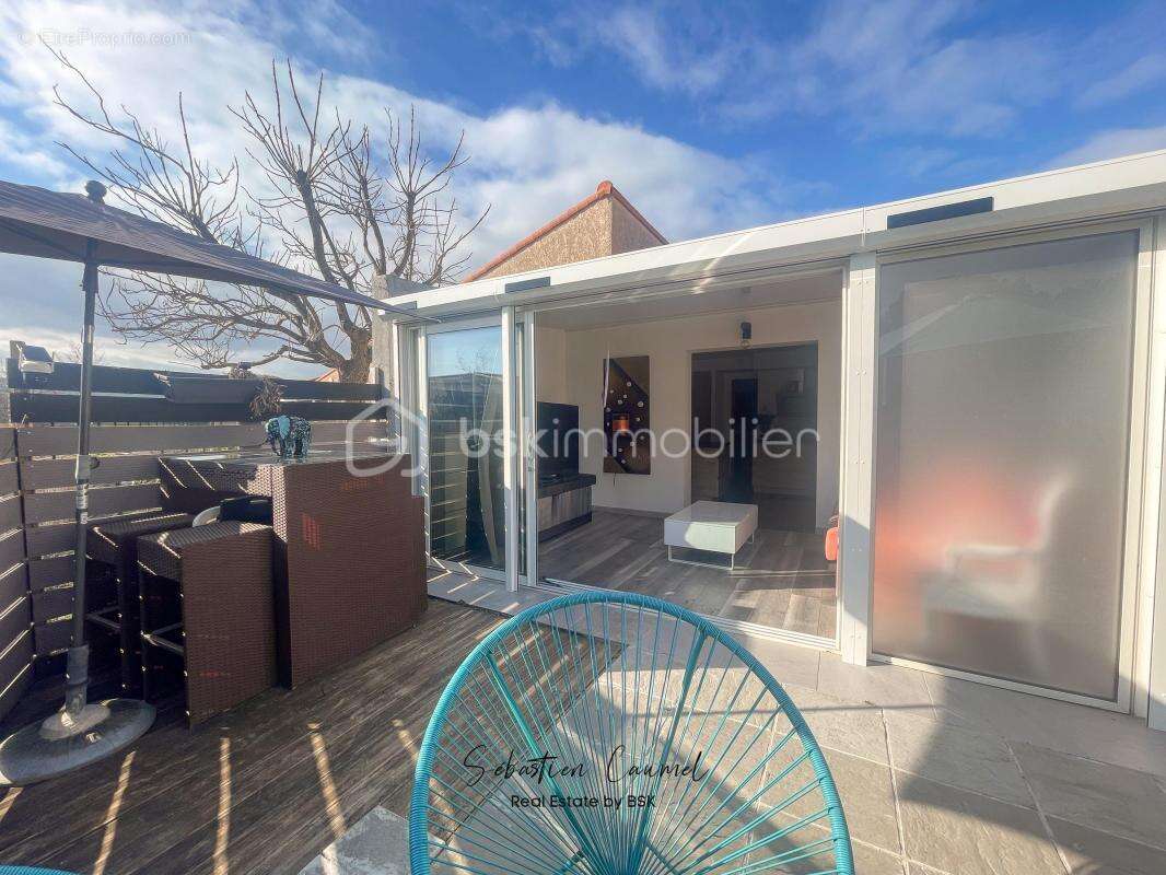 Maison à VIC-LA-GARDIOLE