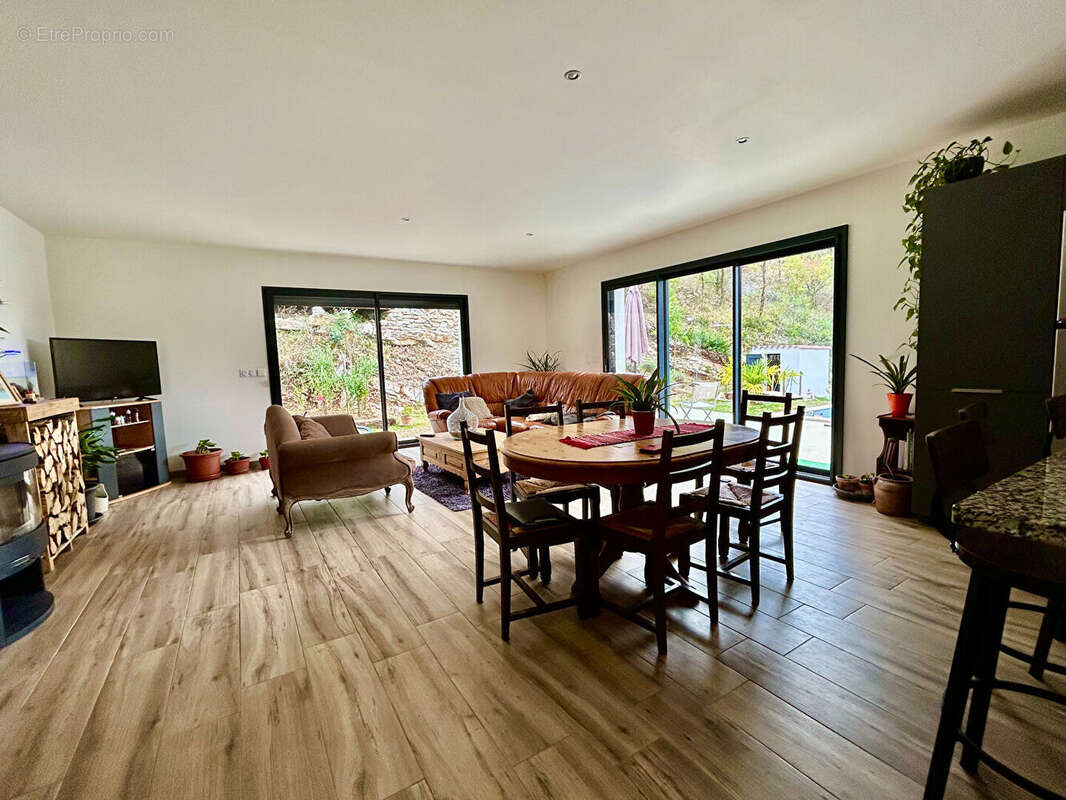 Maison à LAROQUE-DES-ARCS