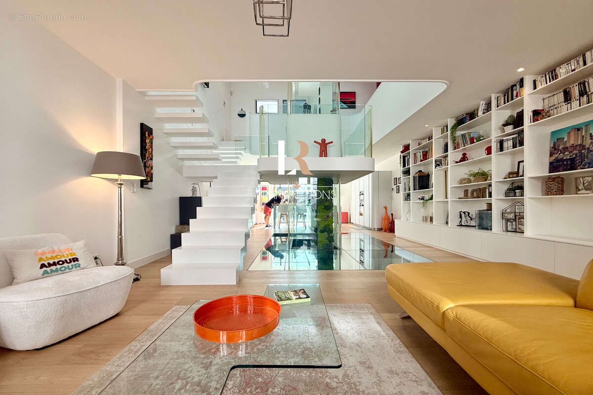 Marché central - Maison unique au design ultra contemporain avec extérieur - photo 2
