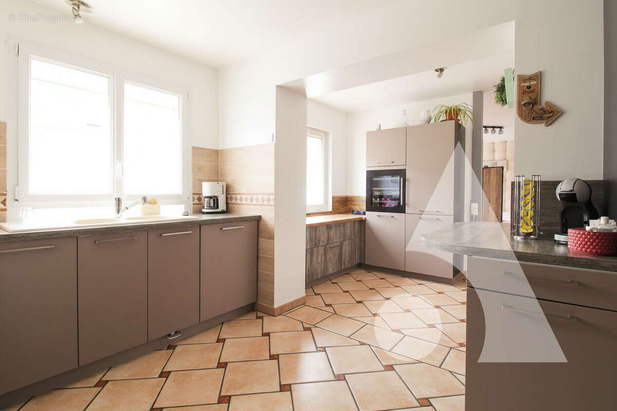 Maison secteur Estrées Saint Denis 7 pièce(s) 137 m2 - photo 8