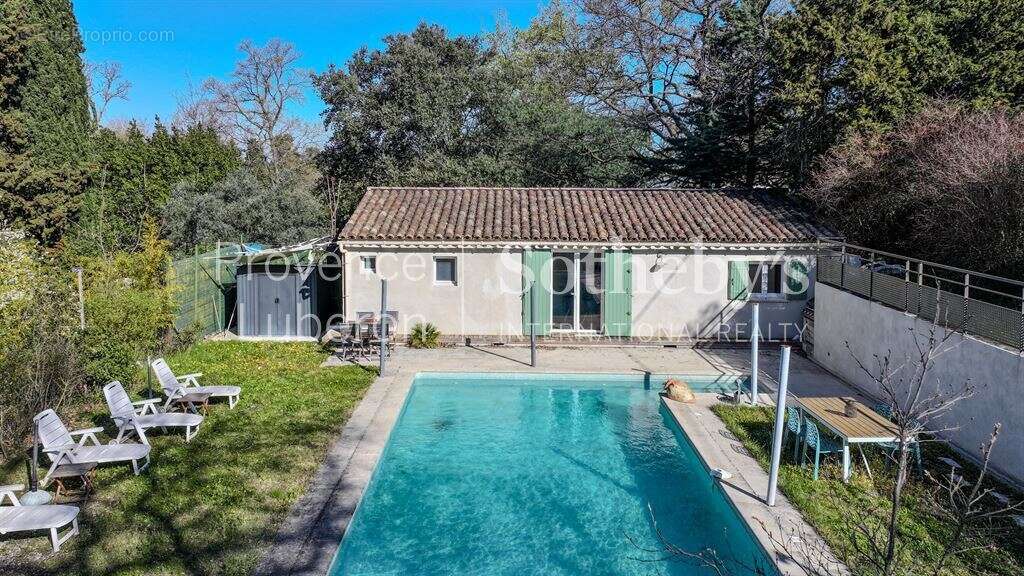 Maison à L'ISLE-SUR-LA-SORGUE