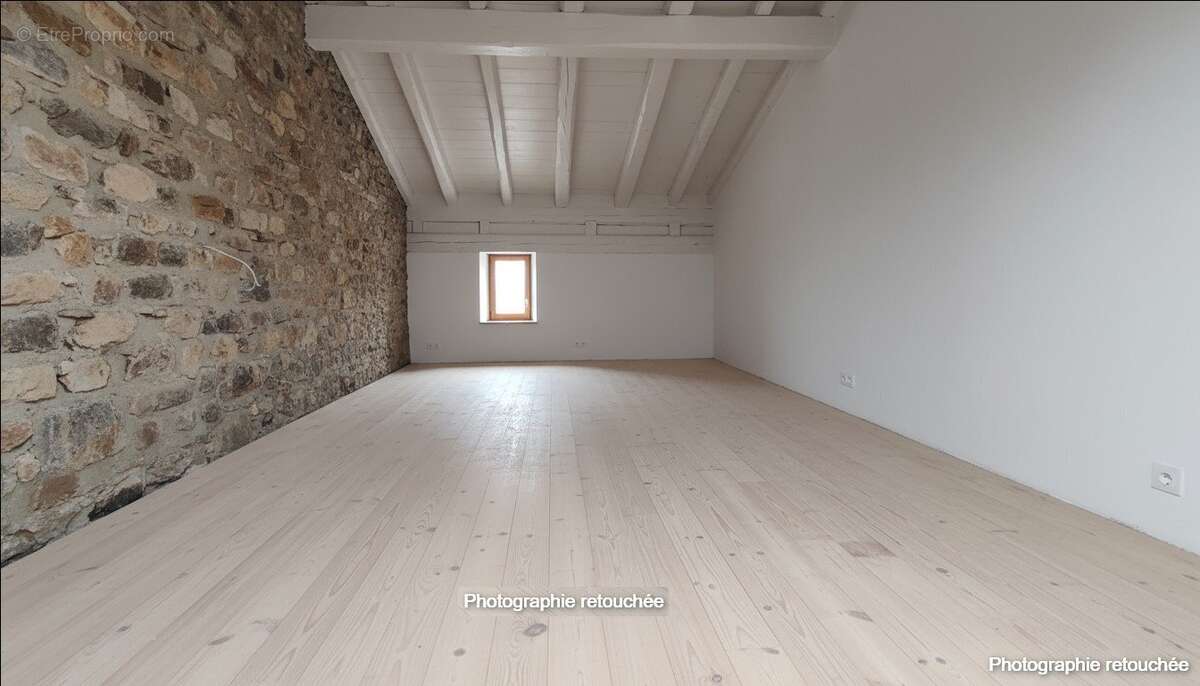 Maison à L&#039;AIGUILLON