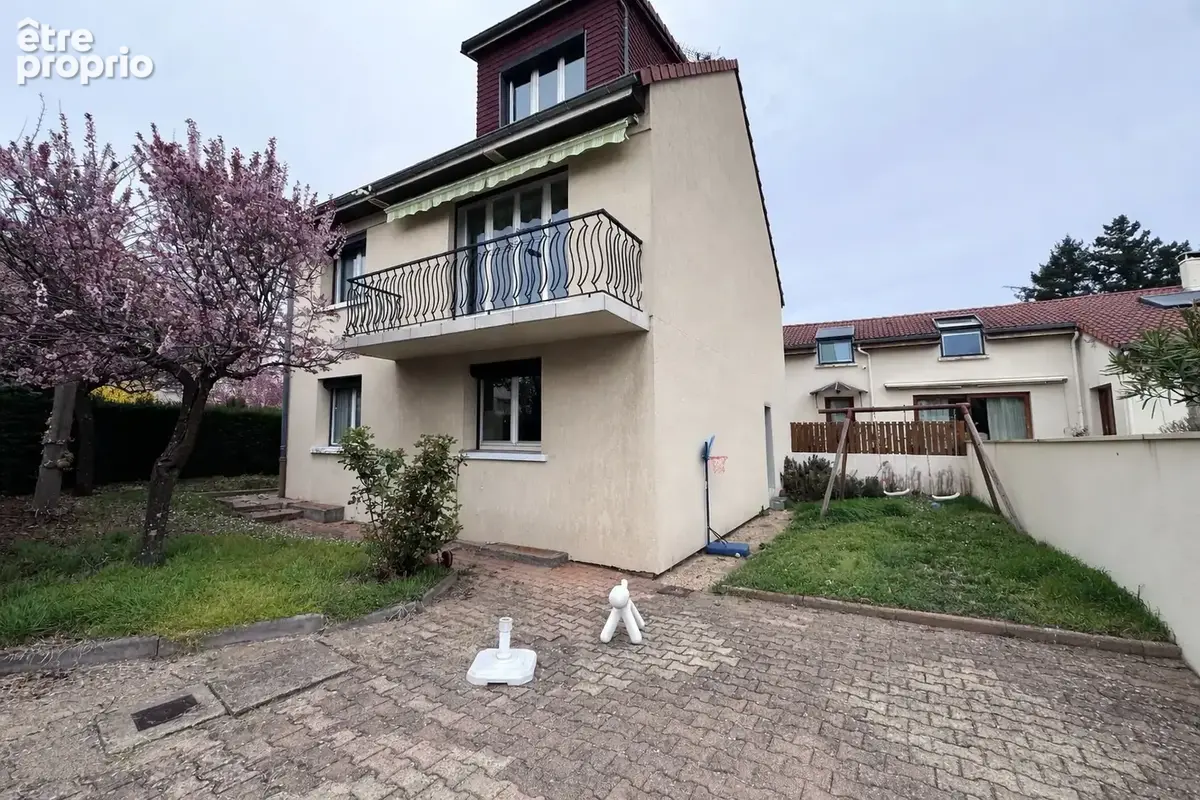 A vendre grande maison familiale avec jardin arboré - 5 chambres -au coeur d'Aubière - photo 12