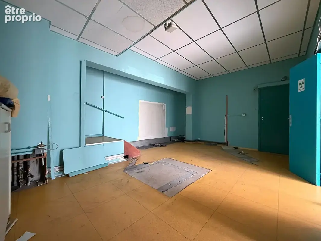 Conflans Ste Honorine bureaux ou local d'activité de 146 m2 + 1 pk et accès PMR - photo 2