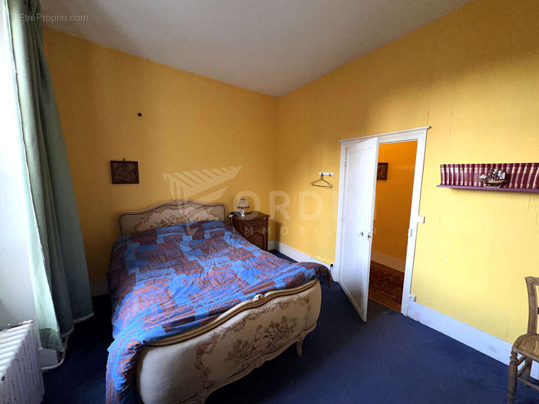 Maison à COSNE-COURS-SUR-LOIRE