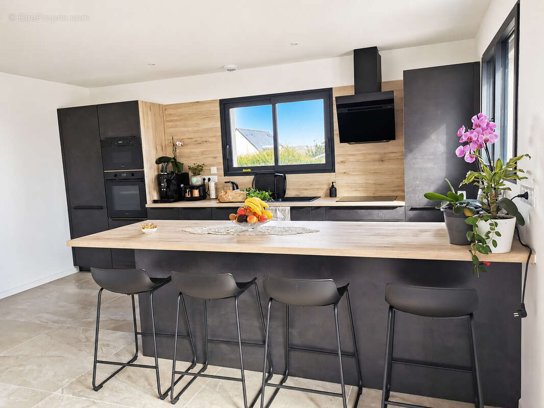 Maison à SAINT-AVE