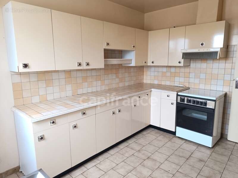 Maison à VILLENEUVE-SUR-YONNE