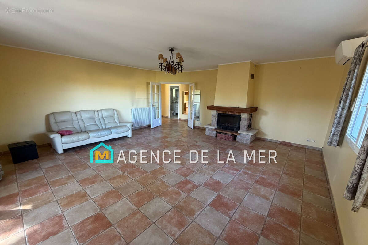 Maison à MANDELIEU-LA-NAPOULE