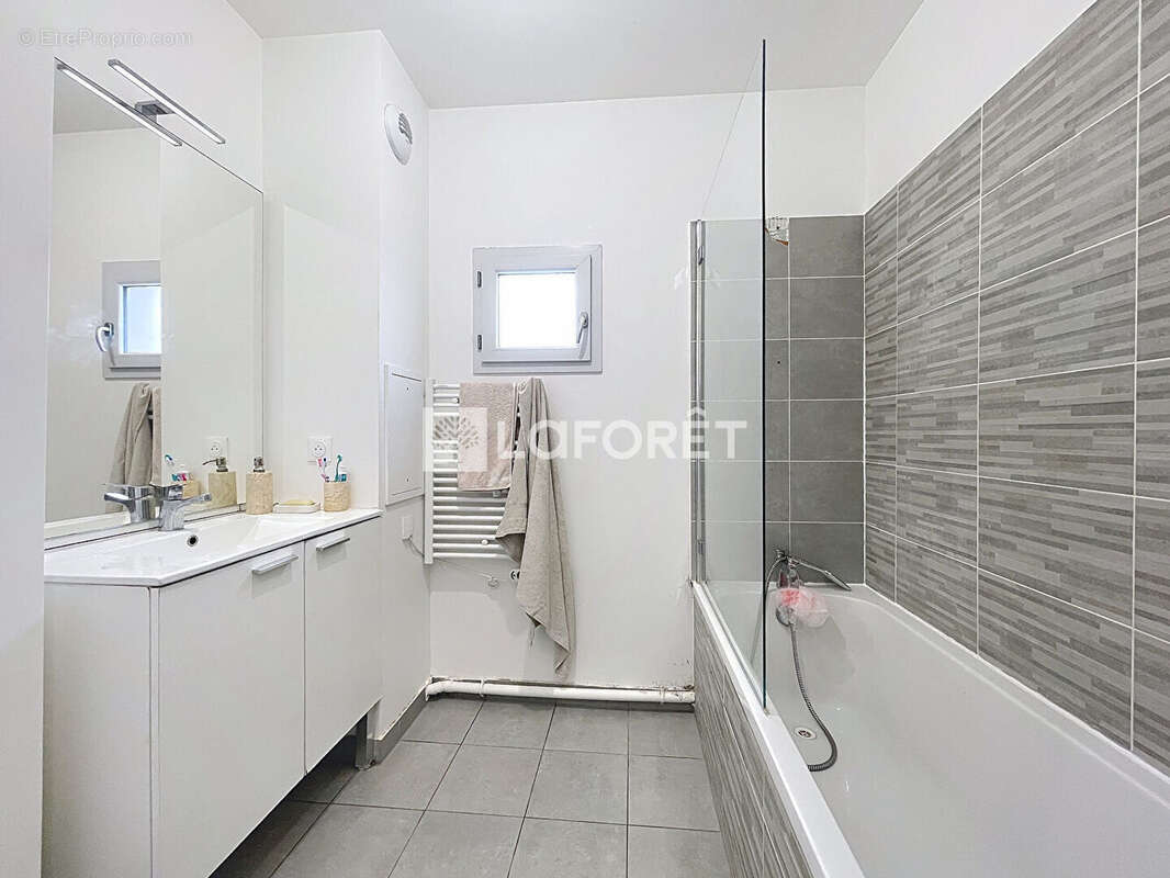 Maison à MOISSY-CRAMAYEL