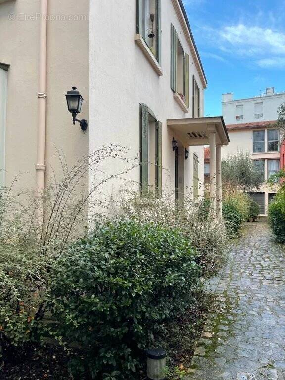 Appartement à PARIS-19E