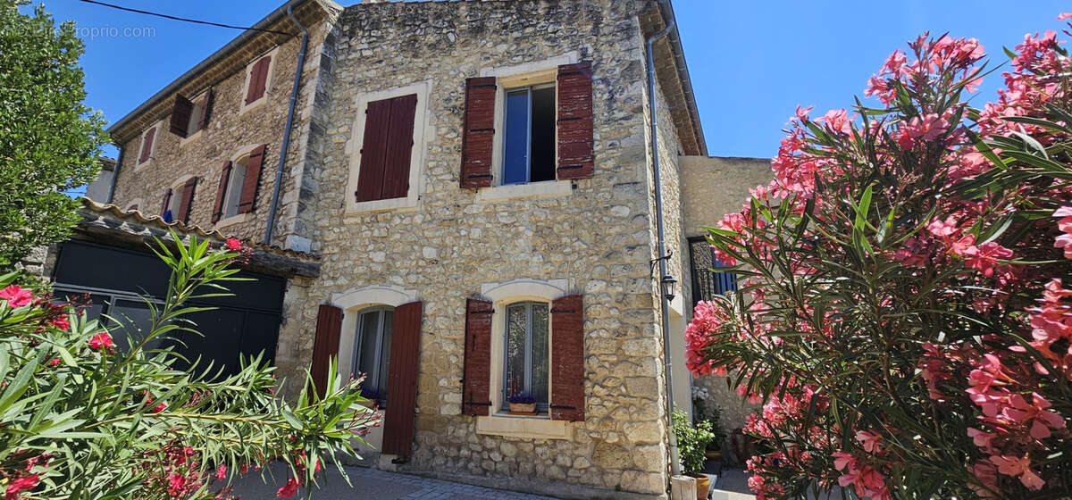 Maison à LA ROQUE-D'ANTHERON