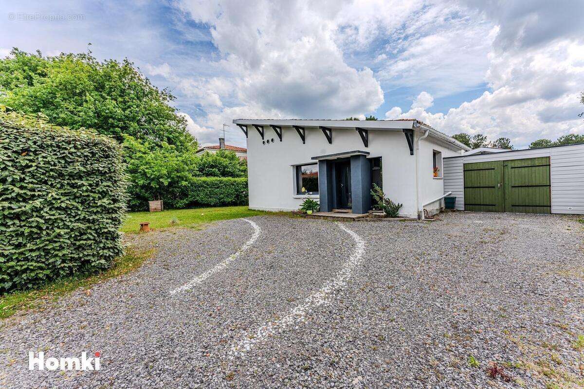 Maison à PARENTIS-EN-BORN