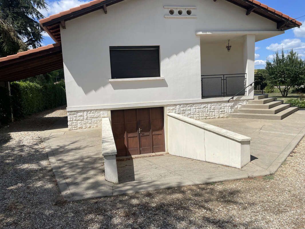 Maison à LABASTIDE-SAINT-PIERRE
