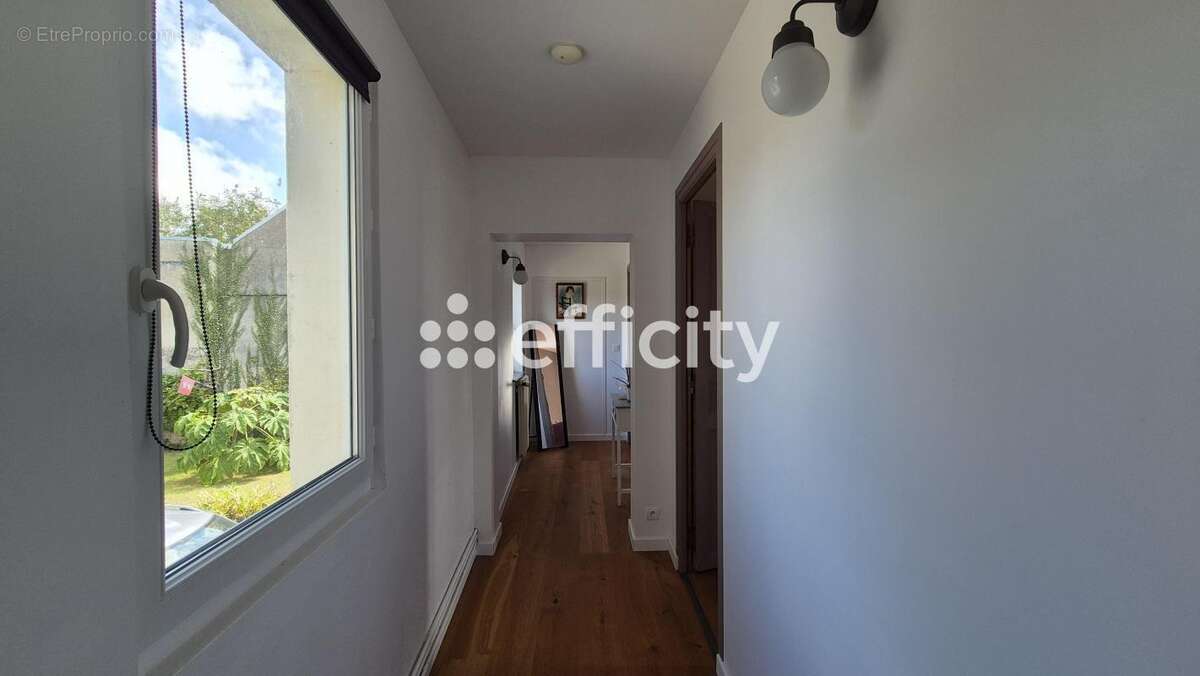 Maison à LONGUES-SUR-MER