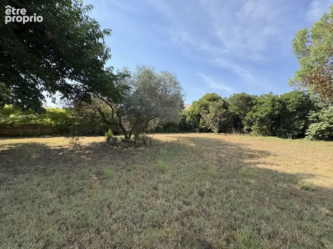 Terrain a batir de 429m2 plat - clarensac - photo 3