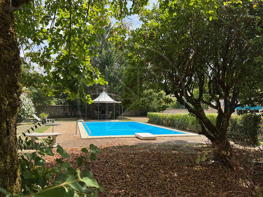 Maison à SAINT-LEON-SUR-L&#039;ISLE