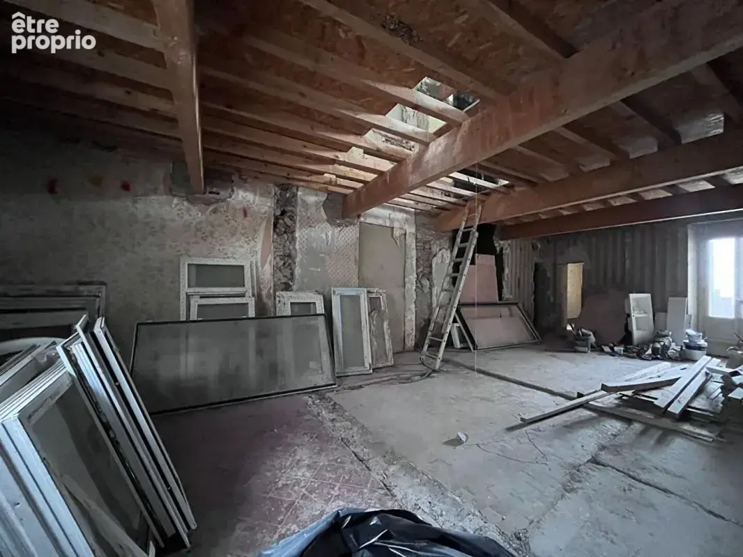Immeuble de rapport de 200 m² environs à rénover pouvant être aménagé en deux appartements et un local - photo 8