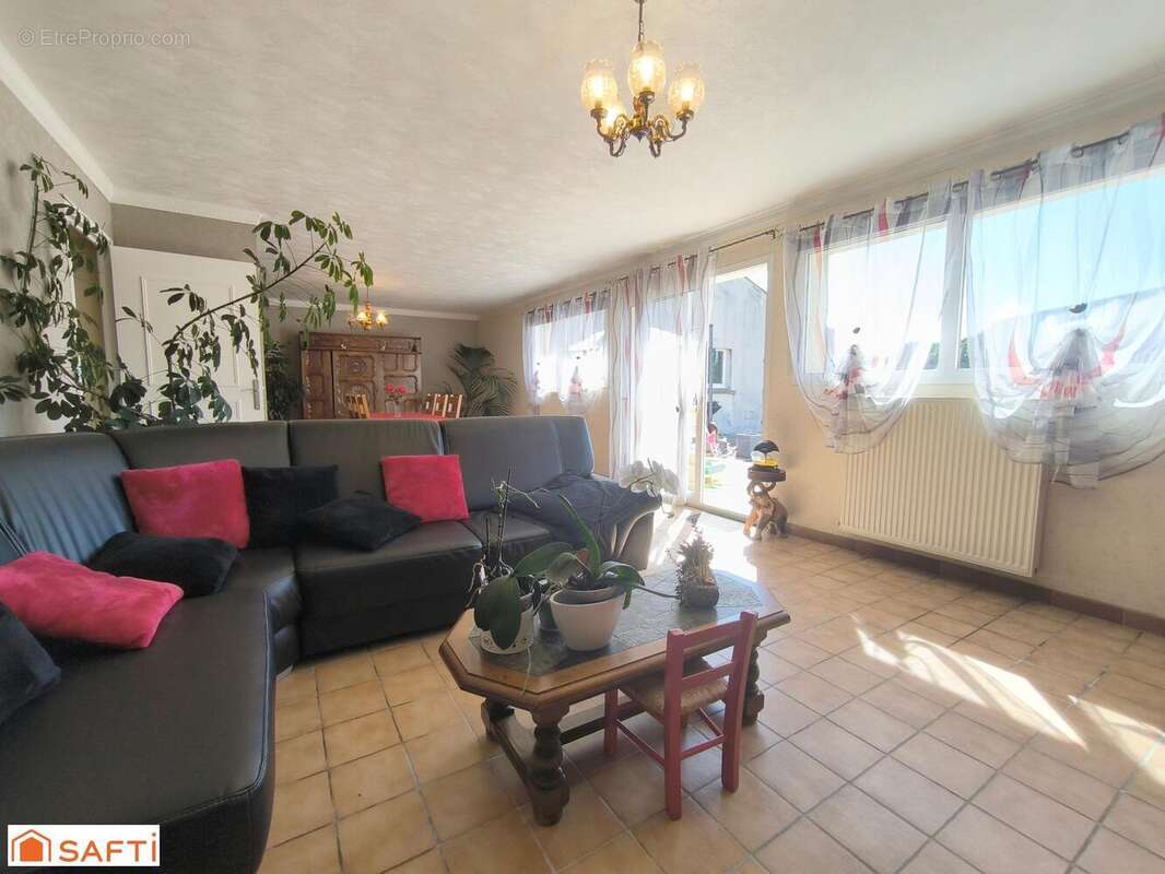Photo 2 - Maison à GUERLESQUIN