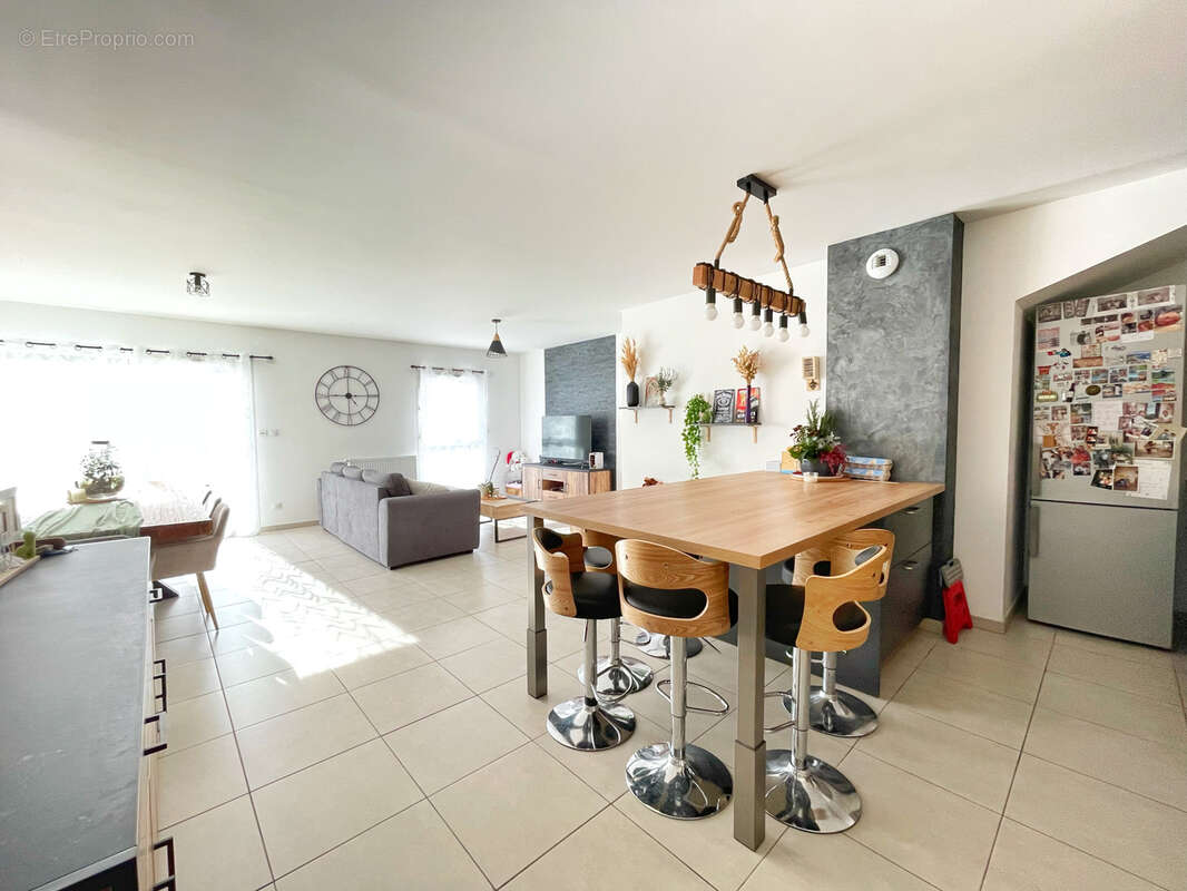 Maison à SEREZIN-DU-RHONE