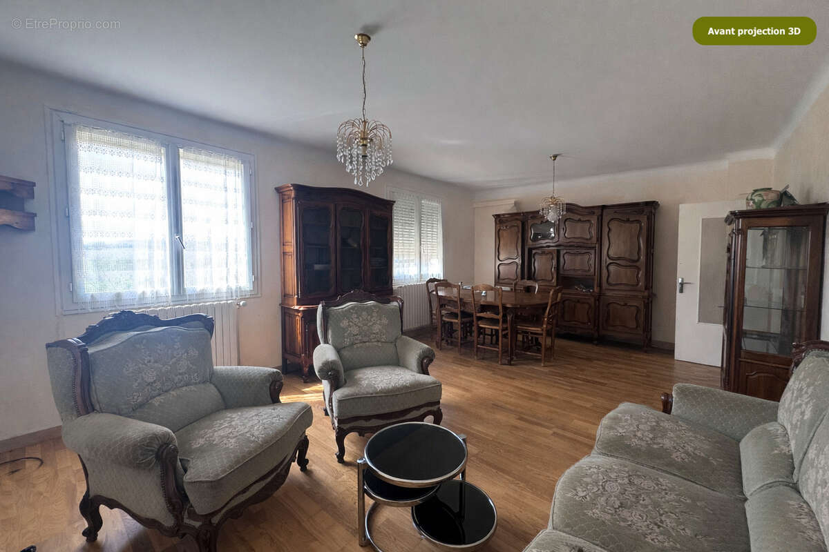 Maison à FRANCILLON-SUR-ROUBION