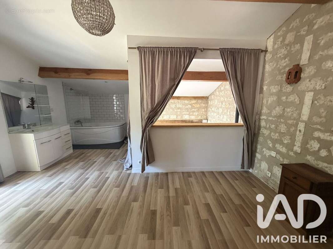 Maison 265 m² à Angouleme  - photo 5