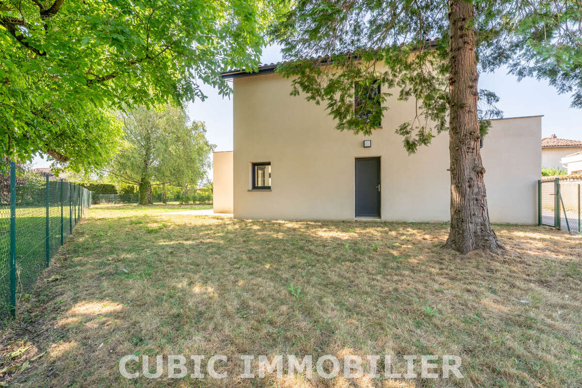 Maison à AMBERIEUX