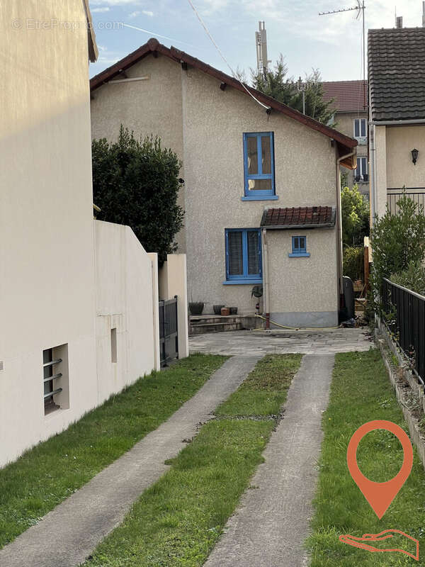 Maison à SARTROUVILLE