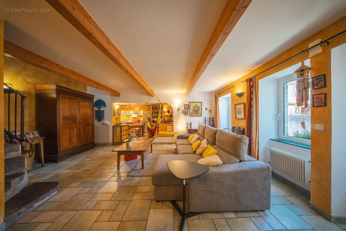 Maison 135 m² à Perignat-Les-Sarlieve  - photo 2