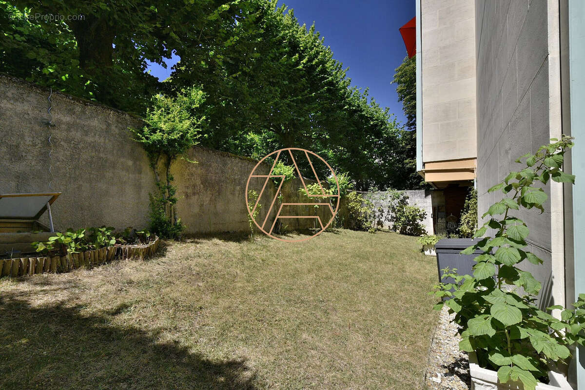 Appartement à SAINT-MAUR-DES-FOSSES