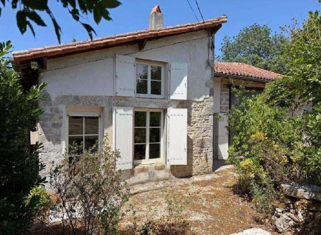 Maison 121 m² à Verteuil-Sur-Charente  - photo 3