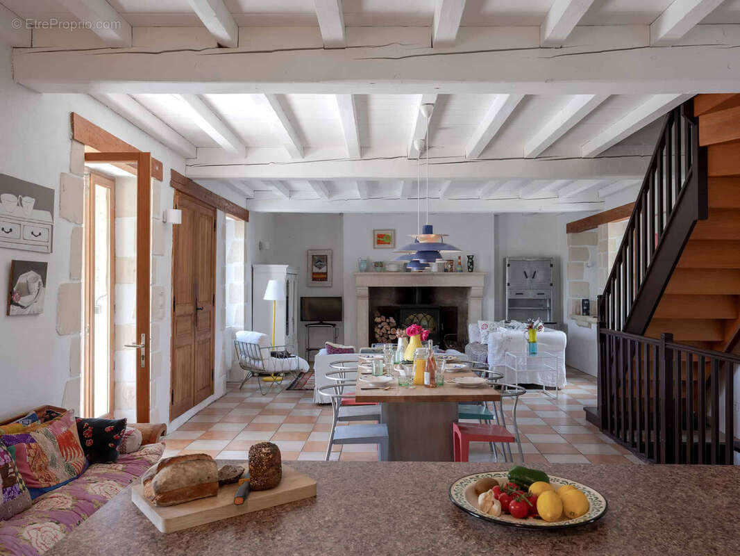 Maison à MAUROUX