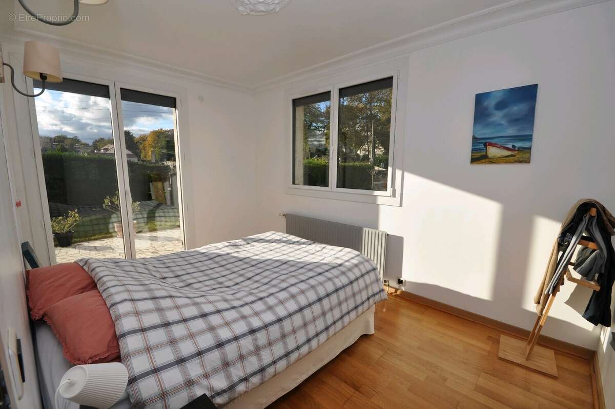 Maison à BRUYERES-LE-CHATEL