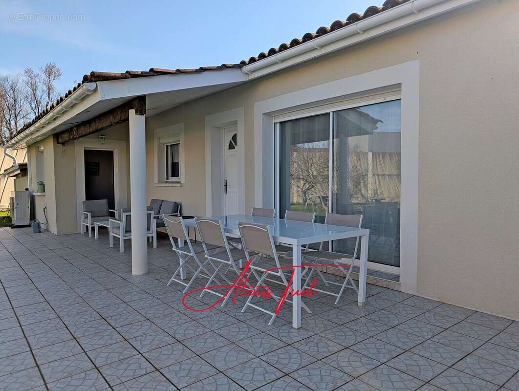 Maison 128 m² à Ambares-Et-Lagrave  - photo 12