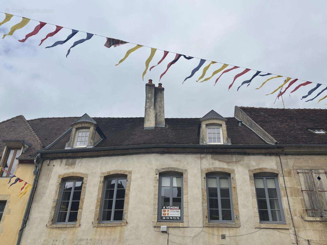 SEMUR EN AUXOIS centre-ville : appartement quatre piéces, 93m², avec une terrasse. Prix : 155 000€ - photo 13