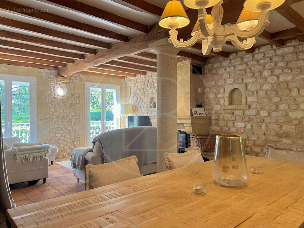 Maison à SAINT-EMILION