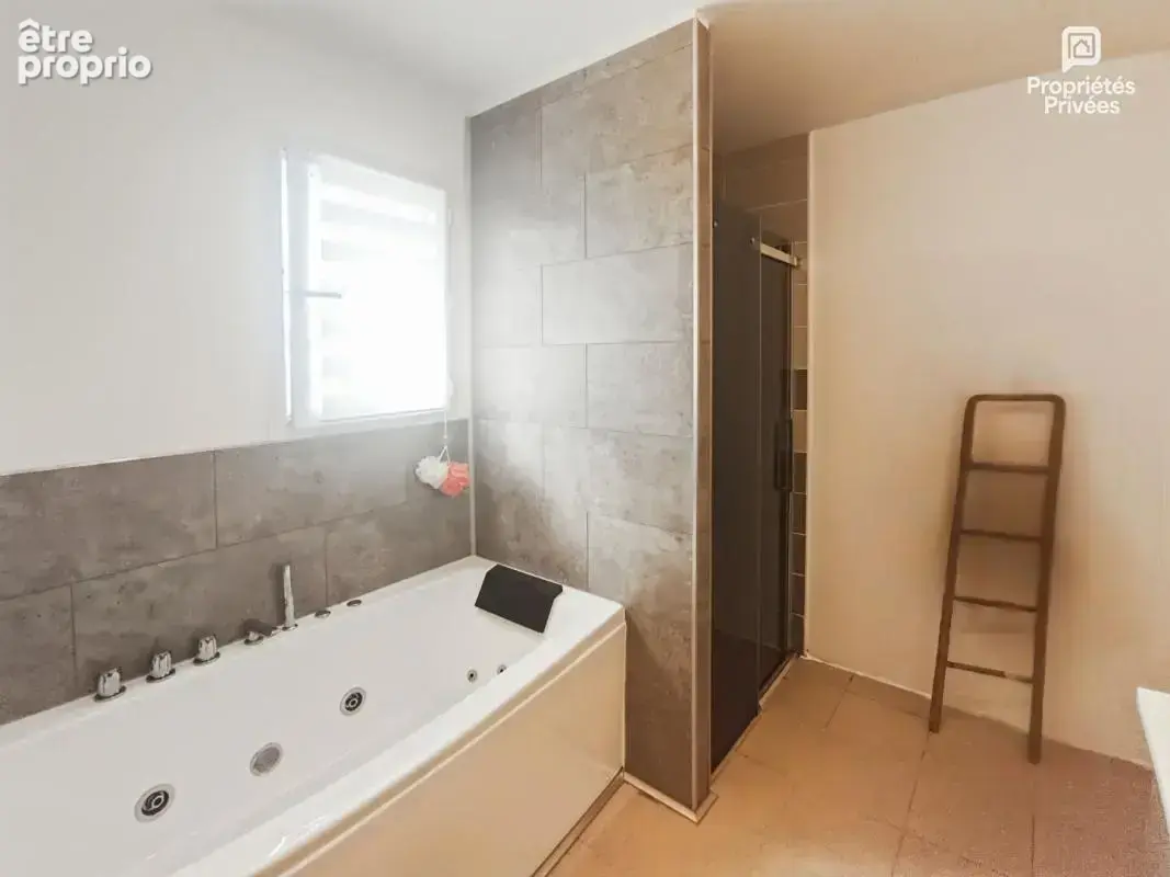 Maison plain pied Pars Les Romilly, trois chambres, bureau, garage, terrain - photo 13