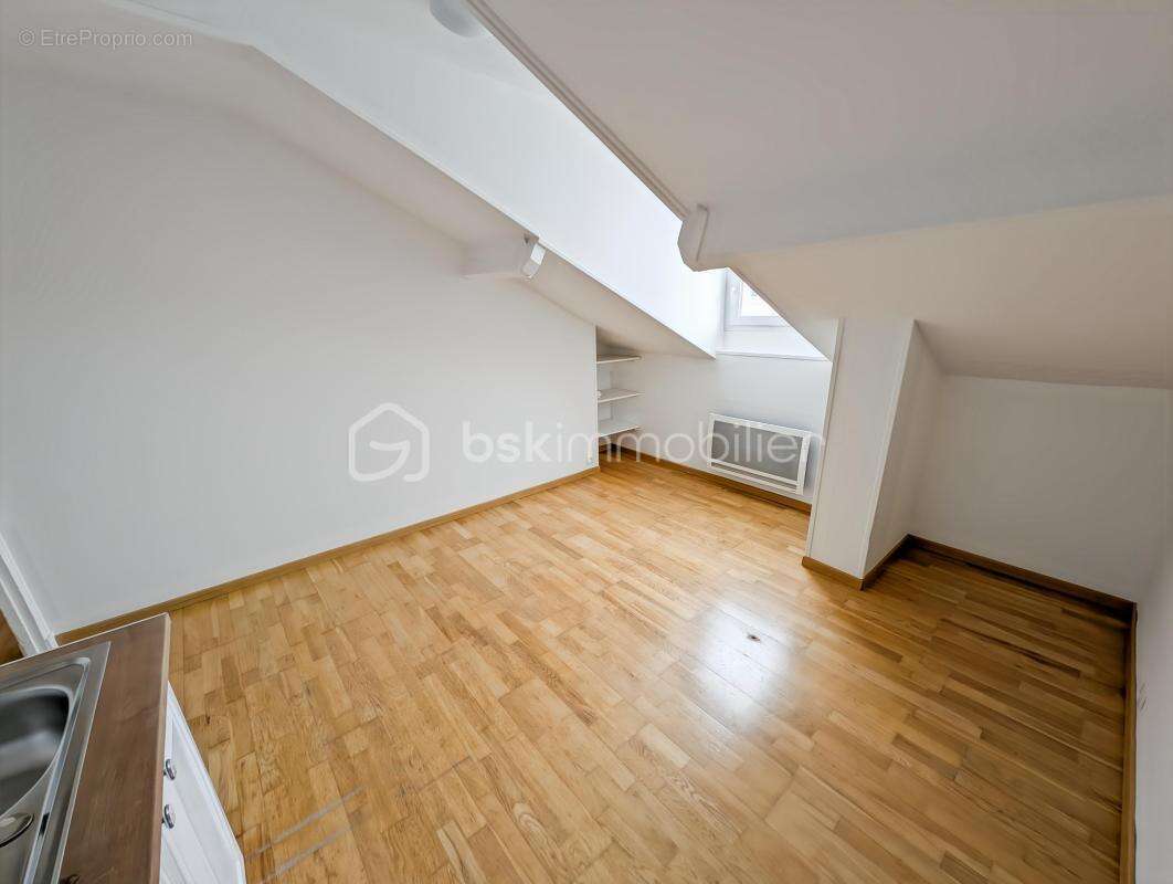 Bel appartement t2 hyper centre de chelles a 5 minutes de la gare faibles charges - photo 2