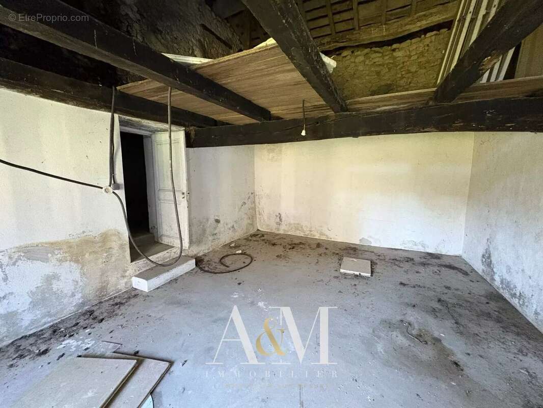 Maison à ROULLET-SAINT-ESTEPHE